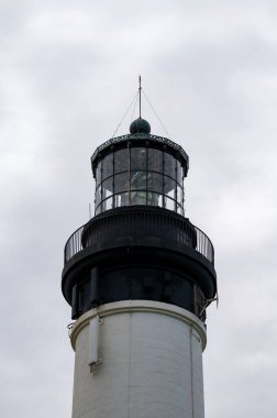 Biarritz 'in beyaz deniz feneri turistik Biarritz şehrinde, Bask Ülkesi' nde, Biscay Körfezi Atlantik Okyanusu 'nda, Fransa' da