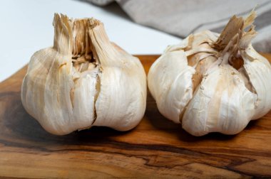 Kurutulmuş Fransız beyaz aromalı sarımsaklı yemek.