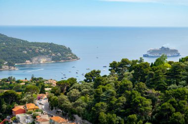 Saint-Jean-Cap-Ferrat yarımadasının panoramik manzarası Provence-Alpes-Cote d 'Azur' daki Alpes-Maritimes komünü, Fransız Riviera, Fransa