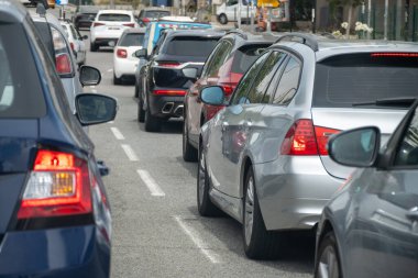 Yaz aylarında Cote d 'azur, Fransız Rivierası, yol işaretleri, Fransa' da turistik yolda trafik sıkışıklığı...