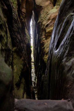 Mullerthal, Lüksemburg 'un Küçük İsviçre' si, yürüyüş yolları, kaya oluşumları, yosun kaplı ormanlar, Avrupa 'daki turizm beldeleri