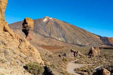 Tenerife 'deki Teide Ulusal Parkı' nın ziyareti ve kışın volkanik manzaralar, Kanarya Adaları, İspanya