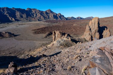 Tenerife 'deki Teide Ulusal Parkı' nın ziyareti ve kışın volkanik manzaralar, Kanarya Adaları, İspanya
