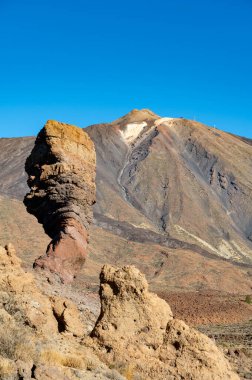 Tenerife 'deki Teide Ulusal Parkı' nın ziyareti ve kışın volkanik manzaralar, Kanarya Adaları, İspanya