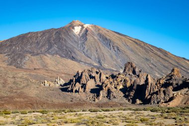 Tenerife 'deki Teide Ulusal Parkı' nın ziyareti ve kışın volkanik manzaralar, Kanarya Adaları, İspanya