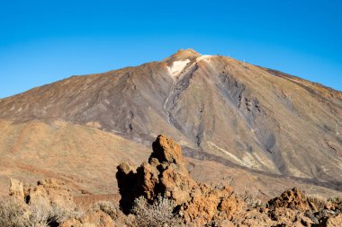 Tenerife 'deki Teide Ulusal Parkı' nın ziyareti ve kışın volkanik manzaralar, Kanarya Adaları, İspanya
