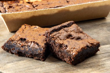 Amerikan çikolatalı browni, çikolatalı tatlı çikolatalı çikolatalı çikolatalı çikolata ya da ev yapımı vejetaryen tatlı.