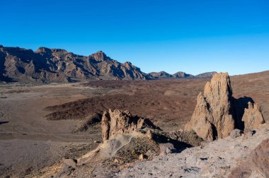 Tenerife 'deki Teide Ulusal Parkı' nın ziyareti ve kışın volkanik manzaralar, Kanarya Adaları, İspanya