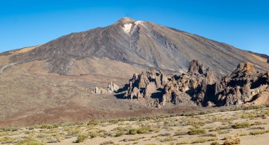 Tenerife 'deki Teide Ulusal Parkı' nın ziyareti ve kışın volkanik manzaralar, Kanarya Adaları, İspanya