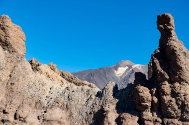 Tenerife 'deki Teide Ulusal Parkı' nın ziyareti ve kışın volkanik manzaralar, Kanarya Adaları, İspanya