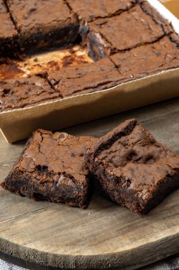 Amerikan çikolatalı browni, çikolatalı tatlı çikolatalı çikolatalı çikolatalı çikolata ya da ev yapımı vejetaryen tatlı.