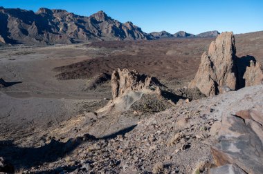 Tenerife 'deki Teide Ulusal Parkı' nın ziyareti ve kışın volkanik manzaralar, Kanarya Adaları, İspanya