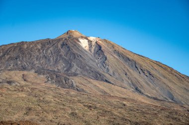Tenerife 'deki Teide Ulusal Parkı' nın ziyareti ve kışın volkanik manzaralar, Kanarya Adaları, İspanya