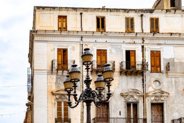 Evler, Palermo sokakları, şehir hayatı, antik barok kiliseler, eski dar sokaklar, Norman sarayları, pazarlar, Sicilya tatil beldesi, Güney İtalya