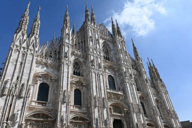 Milano 'nun merkezi, Brera bölgesi, alışveriş alanı, Duomo kilisesi, mimari ayrıntılar, dar sokaklar, Milano, Lombardiya, İtalya