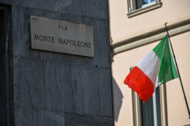 Milano 'nun merkezi, Brera bölgesi, alışveriş alanı, Duomo kilisesi, mimari ayrıntılar, dar sokaklar, Milano, Lombardiya, İtalya