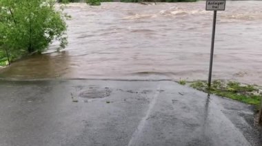 Şiddetli Yağmur ve Nehir Taşması Sonrası Almanya 'da Su Altındaki Yollar, Köprüler ve Evler