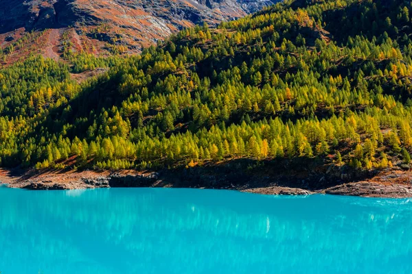 Autumnal Landscape Lake Place Moulin Artificial Glacial Lake Turquoise Water — Stock Photo, Image