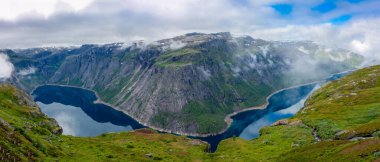 Norveç, Trolltunga yürüyüş parkurundaki güzel göl manzarası