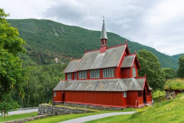 Norveç, Borgund 'daki güzel kırmızı ahşap kilise