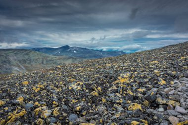 Besseggen Sırtı, Jotunheimen Ulusal Parkı, Norveç 'teki Liçenli Dağ manzarası