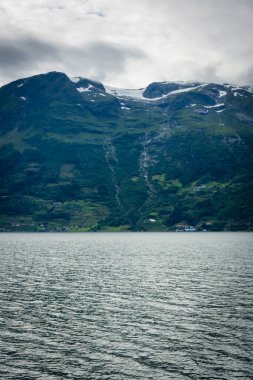 Norveç, Eidfjord 'daki Sognefjorden Yansıması