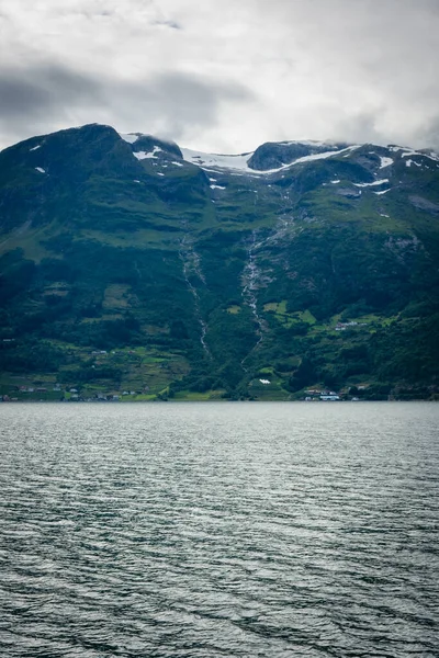 Riflessione Sulla Sognefjorden Eidfjord Norvegia — Foto Stock