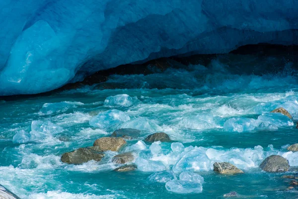 Айсберг Під Льодовиком Нігардсбрейн Красивий Блакитний Танучий Льодовик Національному Парку — стокове фото
