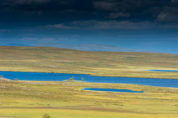 Krajina Tundry Jezerem Norské Provincii Finnmark — Stock fotografie