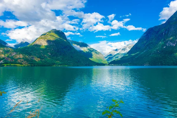 Beautiful Colorful Lake Oppstryn Norway — Φωτογραφία Αρχείου