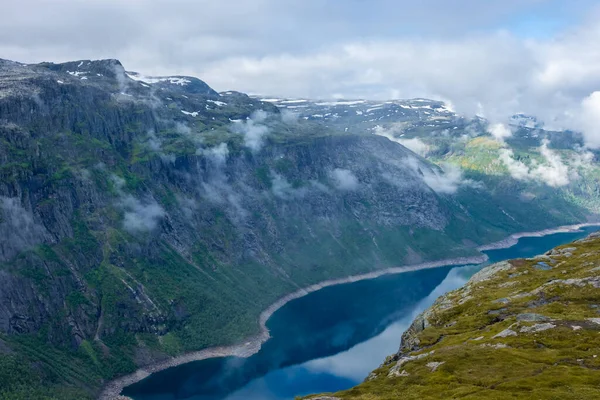 Bella Vista Sul Lago Nel Sentiero Escursionistico Trolltunga Norvegia — Foto Stock
