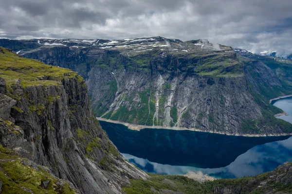 Niesamowity Krajobraz Jeziora Ringedalsvatnet Malowniczego Miejsca Trolltunga Norwegia — Zdjęcie stockowe