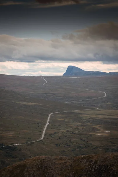 Ensam Väg Som Går Genom Tundran Jotunheimens Nationalpark Norge — Stockfoto