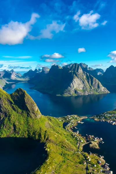Озеро Вершине Лофских Островов Норвегия — стоковое фото