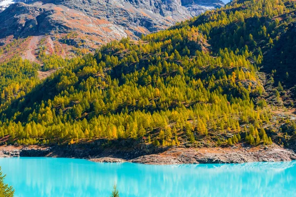 Autumnal Landscape Lake Place Moulin Artificial Glacial Lake Turquoise Water — Stock Photo, Image