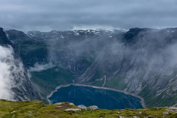 Вид Озеро Норвежском Тролльхейме — стоковое фото
