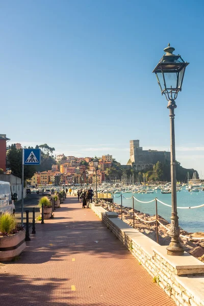 Lerici Itália Abril 2022 Seaside Walkaway Para Cidade — Fotografia de Stock