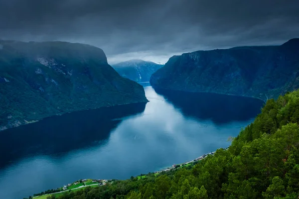 Piękny Widok Fiord Aurland Stegastein Norwegia — Zdjęcie stockowe