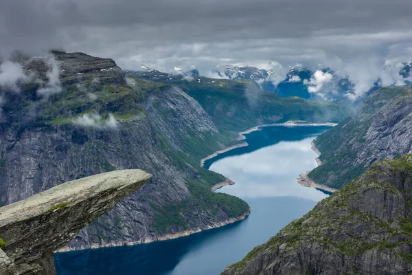 Amazing Trolltunga Scenic Spot Famous Rock Formation Norway — Foto Stock