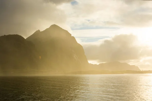 Fog Reine Mountain Sunrise Lofoten Islands Norway — Foto de Stock