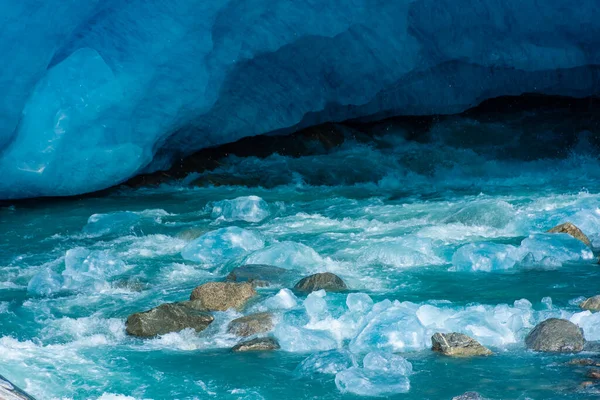 Παγόβουνο Κάτω Από Τον Παγετώνα Nigardsbreen Όμορφο Μπλε Παγετώνα Τήξης — Φωτογραφία Αρχείου