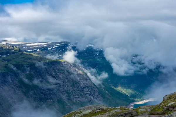 Moody Foggy Landscape Mountains Trolltunga Norway — Stockfoto