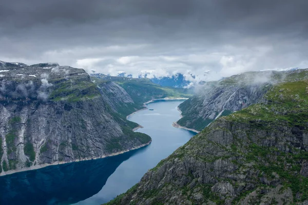 Niesamowity Krajobraz Jeziora Ringedalsvatnet Malowniczego Miejsca Trolltunga Norwegia — Zdjęcie stockowe
