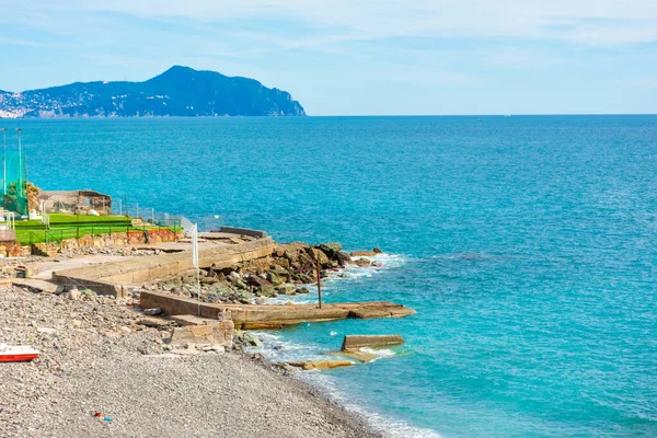 意大利利古里亚热那亚蓝海和海滩 — 图库照片