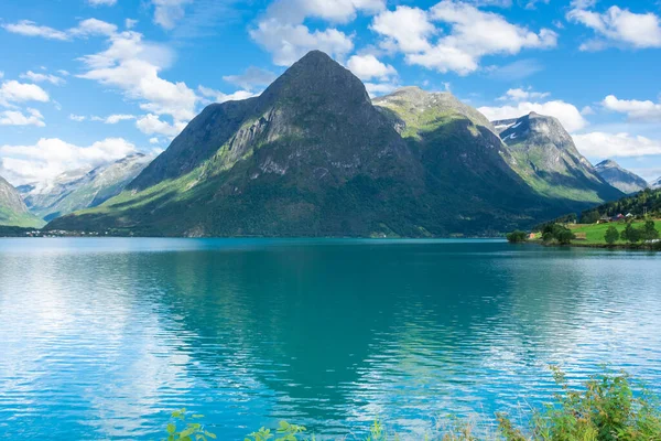 Beautiful Colorful Lake Oppstryn Norway — Stockfoto