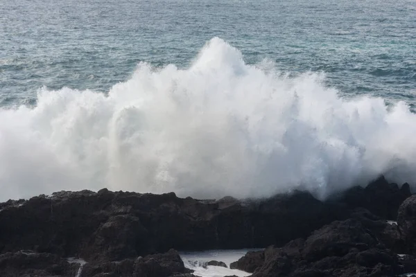 Powerful Waves Atlantic Ocean Crashing Volcanic Cliffs Los Hervideros Lanzarote — Photo