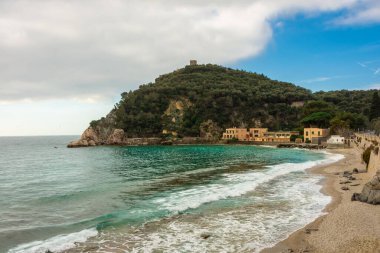 Baia dei Saraceni (Saraceni Körfezi) Varigotti, Liguria, İtalya