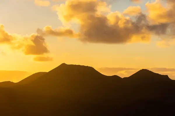Beautiful Silhouette Lanzarote Volcanos Sunset Canary Islands Spain — Foto de Stock