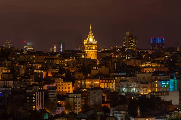 Stambuł Turcja Października 2022 Nocny Pejzaż Istambułu Oświetloną Wieżą Galata — Zdjęcie stockowe