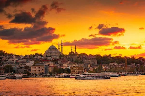 Úžasný Panorama Istanbulu Při Západu Slunce Mešitou Suleymaniye Turecko — Stock fotografie